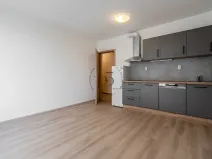 Pronájem bytu 2+kk, Praha - Prosek, Čakovická, 43 m2