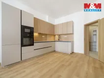 Prodej bytu 3+kk, Karlovy Vary, Raisova, 72 m2