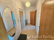 Pronájem bytu 1+kk, Praha - Hloubětín, Nademlejnská, 40 m2