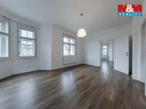 Prodej bytu 3+1, Karlovy Vary - Drahovice, Americká, 92 m2