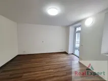 Pronájem bytu 1+kk, Praha - Vinohrady, Máchova, 29 m2