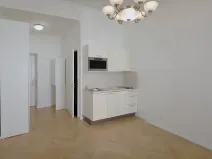 Pronájem bytu 1+kk, Praha - Smíchov, Zborovská, 23 m2