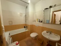 Pronájem bytu 2+kk, Roztoky, Tyršovo nám., 42 m2