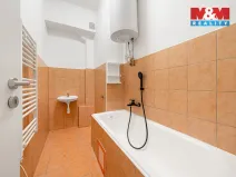 Prodej bytu 3+1, Oloví - Hory, 74 m2