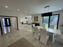 Prodej rodinného domu, Jeneč, Malé náměstí, 192 m2