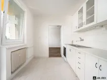 Pronájem bytu 2+1, Pardubice - Bílé Předměstí, Bezdíčkova, 49 m2