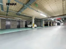 Pronájem garážového stání, Praha - Smíchov, Kobrova, 15 m2