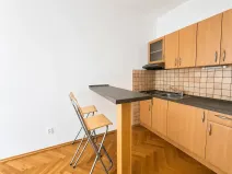 Pronájem bytu 1+kk, Praha - Žižkov, Biskupcova, 30 m2