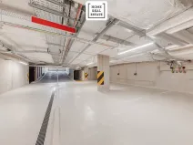 Pronájem garážového stání, Praha - Karlín, Sokolova, 18 m2