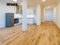 Pronájem bytu 2+1, Česká Lípa, Škroupovo náměstí, 75 m2