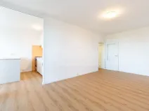 Pronájem bytu 3+1, Praha - Kobylisy, Famfulíkova, 67 m2