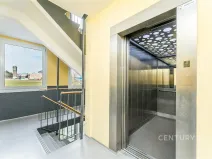 Prodej bytu 2+kk, Praha, Tatarkova, 42 m2