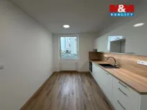 Pronájem bytu 3+1, Děčín - Děčín I-Děčín, Masarykovo nám., 73 m2
