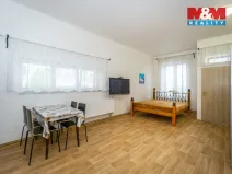 Pronájem bytu 1+kk, Holice, Husova, 38 m2