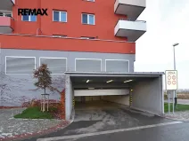 Pronájem garážového stání, Praha - Hlubočepy, Miloše Havla, 16 m2