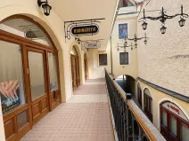 Pronájem obchodního prostoru, Chrudim, Resselovo náměstí, 16 m2
