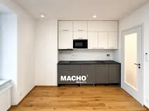 Pronájem bytu 1+kk, Praha, Bělehradská, 26 m2