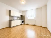 Pronájem bytu 1+kk, Holice, náměstí T. G. Masaryka, 28 m2