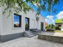 Pronájem obchodního prostoru, Praha - Horní Počernice, Komárovská, 210 m2
