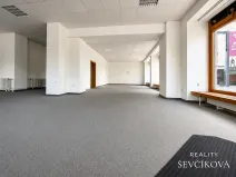 Pronájem obchodního prostoru, Hradec Králové, Dukelská třída, 137 m2