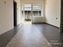 Pronájem komerční nemovitosti, Hradec Králové, Panelová, 170 m2