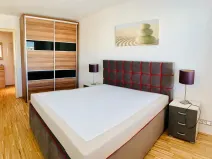 Pronájem bytu 2+kk, Praha - Karlín, Rohanské nábřeží, 58 m2