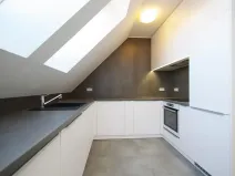 Pronájem atypického bytu, Praha - Vinohrady, Korunní, 82 m2