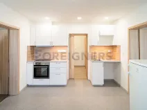 Pronájem bytu 2+1, Pardubice, Železničního pluku, 69 m2