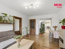 Prodej bytu 3+1, Kněževes, Štrosova, 55 m2