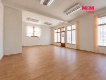 Pronájem obchodního prostoru, Votice, Komenského nám., 120 m2