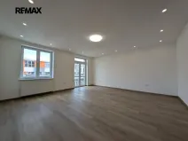 Pronájem bytu 1+kk, Praha - Vršovice, Na louži, 55 m2