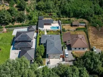 Pronájem rodinného domu, Benátky, 241 m2