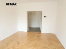 Pronájem bytu 2+1, Praha - Podolí, Podolská, 67 m2