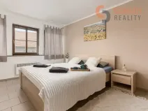 Prodej rodinného domu, Perná, 300 m2