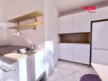 Pronájem bytu 1+1, Ostrava - Poruba, Slavíkova, 38 m2