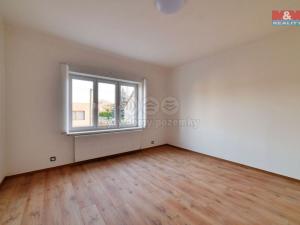 Prodej bytu 1+1, Cheb - Horní Dvory, 34 m2