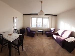 Pronájem bytu 2+1, Praha - Vršovice, náměstí Svatopluka Čecha, 60 m2