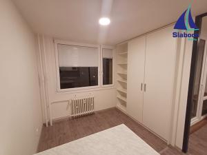 Prodej bytu 3+kk, Praha - Kobylisy, Famfulíkova, 69 m2