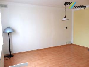 Prodej bytu 2+kk, Jinočany, Komenského, 61 m2