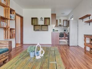 Prodej bytu 2+kk, Praha - Dubeč, Dubeckého, 56 m2