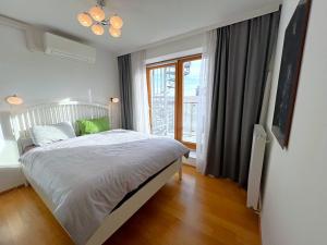 Pronájem bytu 3+kk, Praha - Holešovice, Komunardů, 88 m2