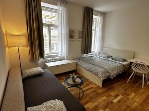 Prodej bytu 1+kk, Praha - Vinohrady, Varšavská, 26 m2