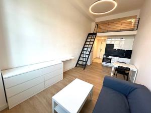 Pronájem bytu 1+kk, Praha - Hloubětín, Poděbradská, 28 m2