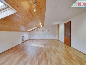 Prodej obchodního prostoru, Toužim, Plzeňská, 600 m2