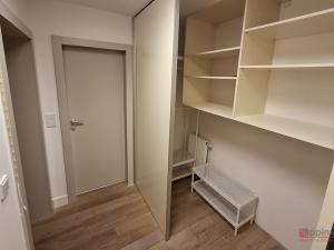 Pronájem bytu 2+kk, Praha - Hrdlořezy, Mezilehlá, 81 m2