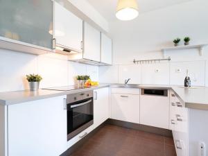 Prodej bytu 2+kk, Praha - Prosek, Kytlická, 54 m2