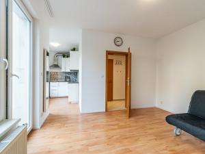 Pronájem bytu 1+kk, Praha - Zličín, Míšovická, 28 m2