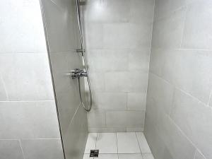 Pronájem bytu 1+kk, Praha - Radotín, Vrážská, 28 m2