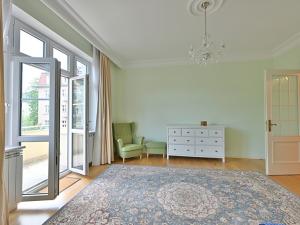 Prodej bytu 3+1, Karlovy Vary, Poděbradská, 120 m2