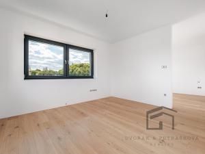 Prodej bytu 3+kk, Praha - Vysočany, Spojovací, 93 m2